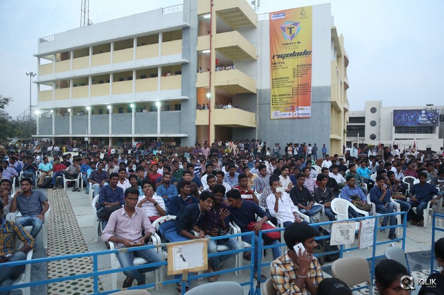 Seethamma-Andaalu-Raamayya-Sithraalu-Platinum-Disc-Function